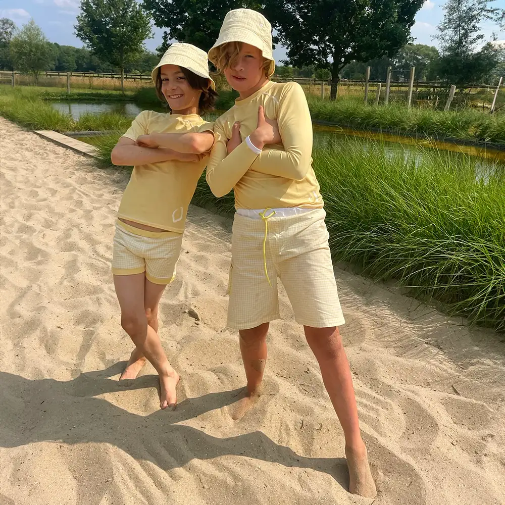 Koszulka UV dla dziecka na basen